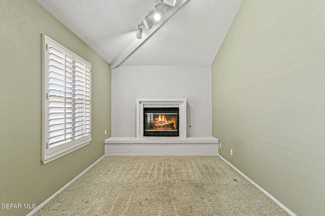 Photo of 1400 Maple Ridge Way