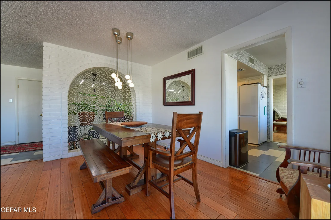 Photo of 411 CROWN POINT Drive