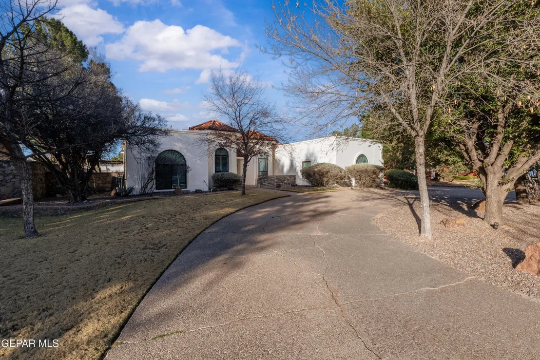 Photo of 721 WILLOW GLEN Drive