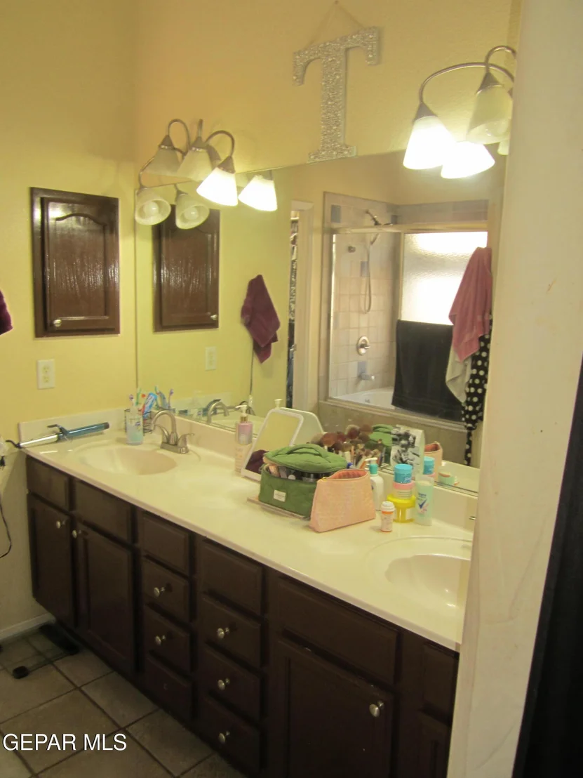 Photo of 7605 Dianjou Drive