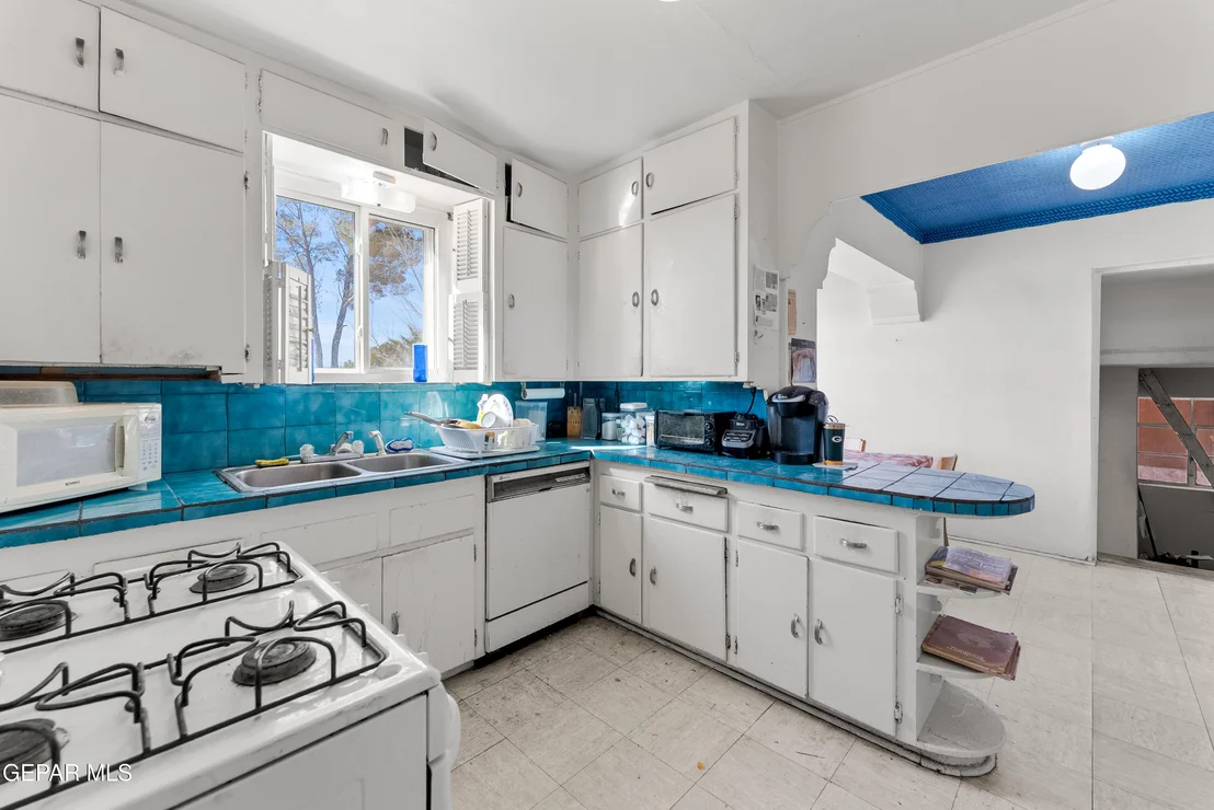 Photo of 1101 MESITA Drive