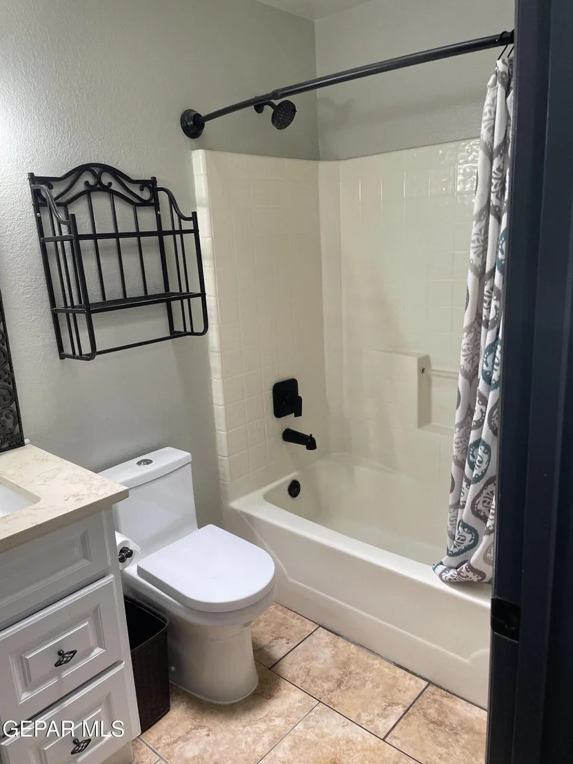 Photo of 472 Valle Suave Drive