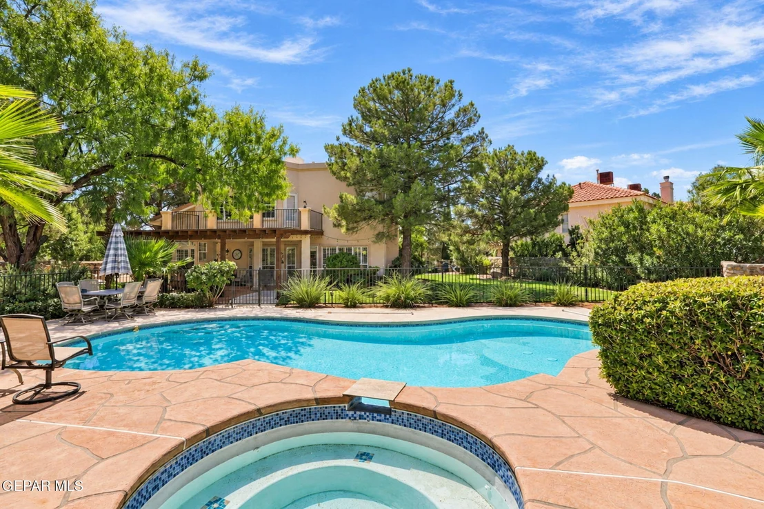 Photo of 1158 PINE RIDGE Way
