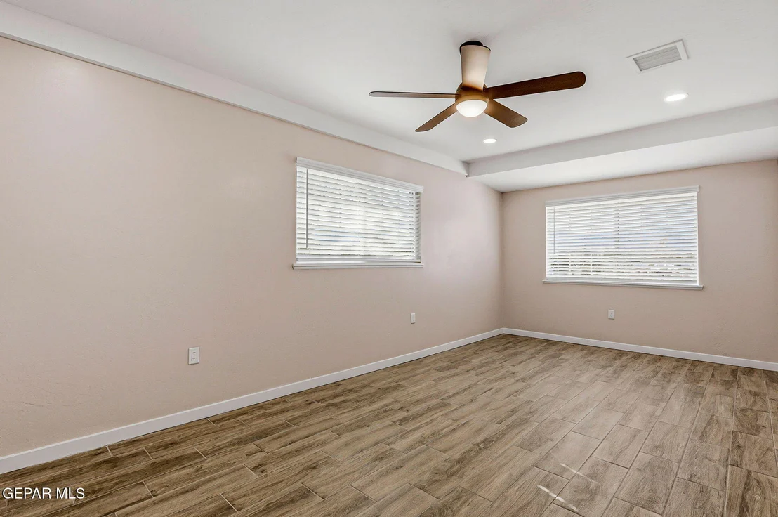 Photo of 5700 Lexington Road