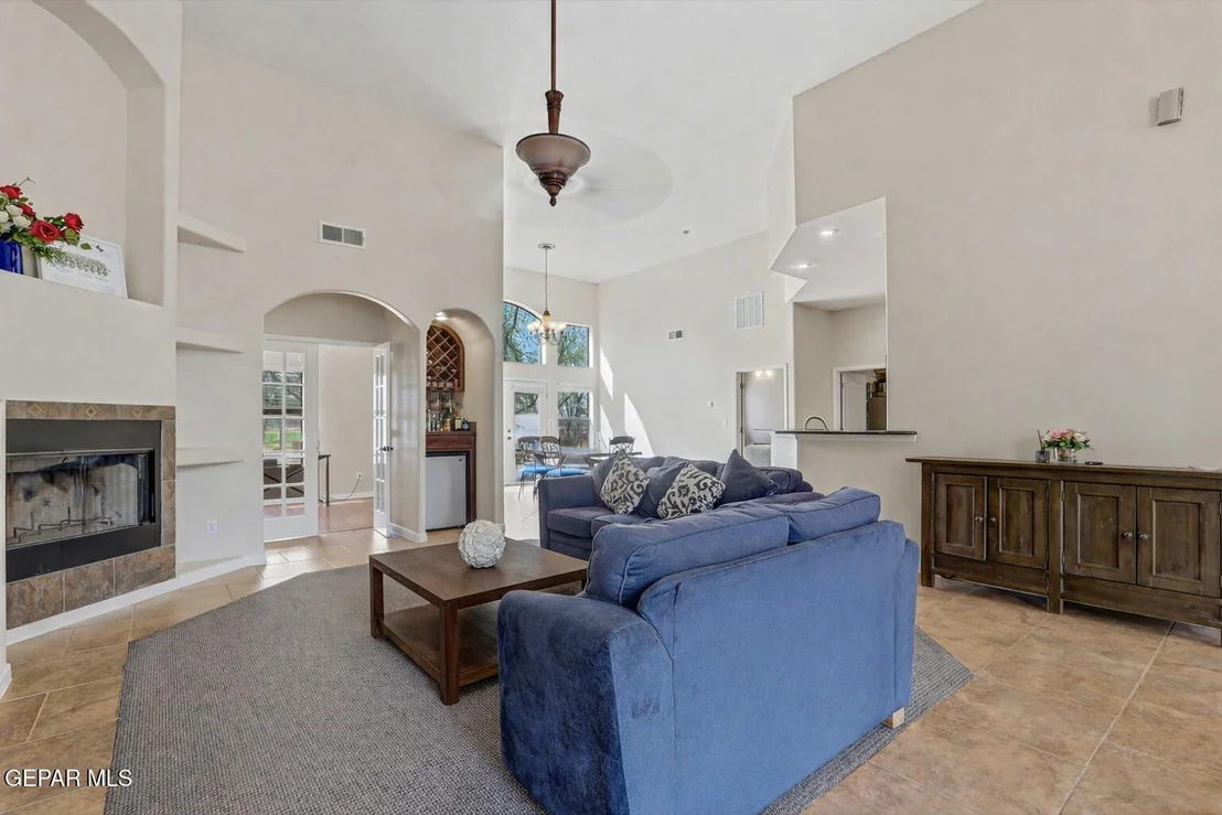Photo of 617 WALLACE Road