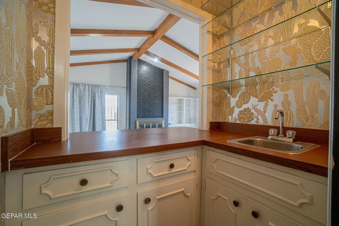Photo of 3204 HIGH POINT Drive