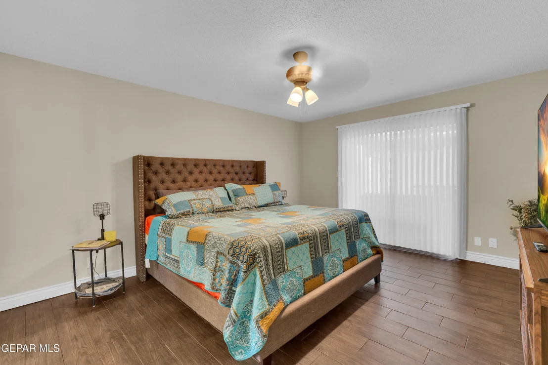 Photo of 425 VALPLANO Drive