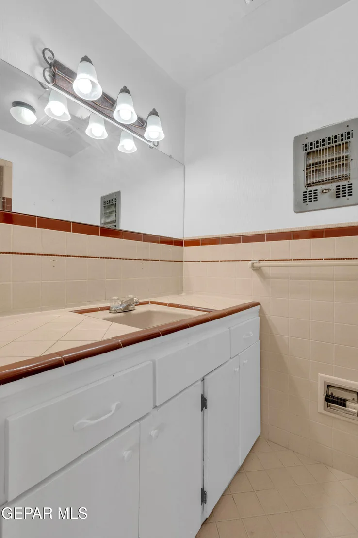 Photo of 6033 Isabella Drive
