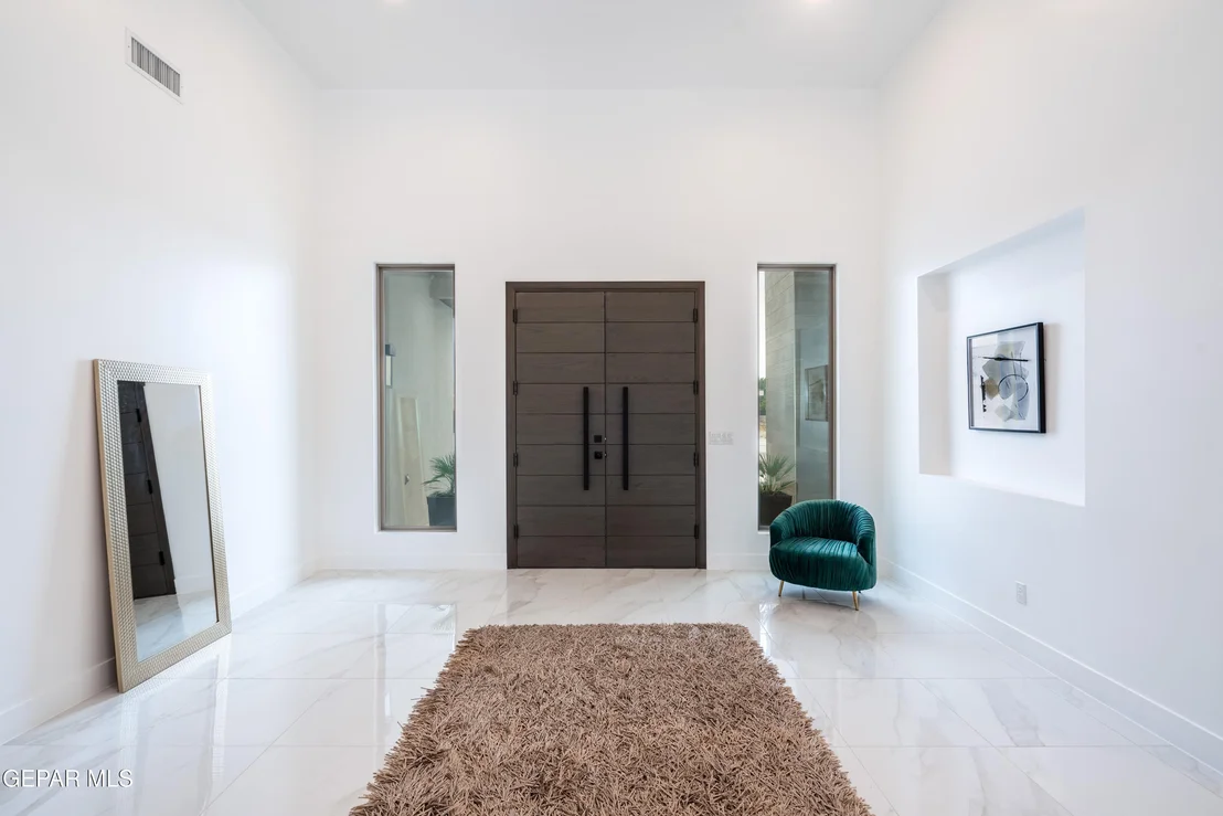Photo of 653 BIR Circle