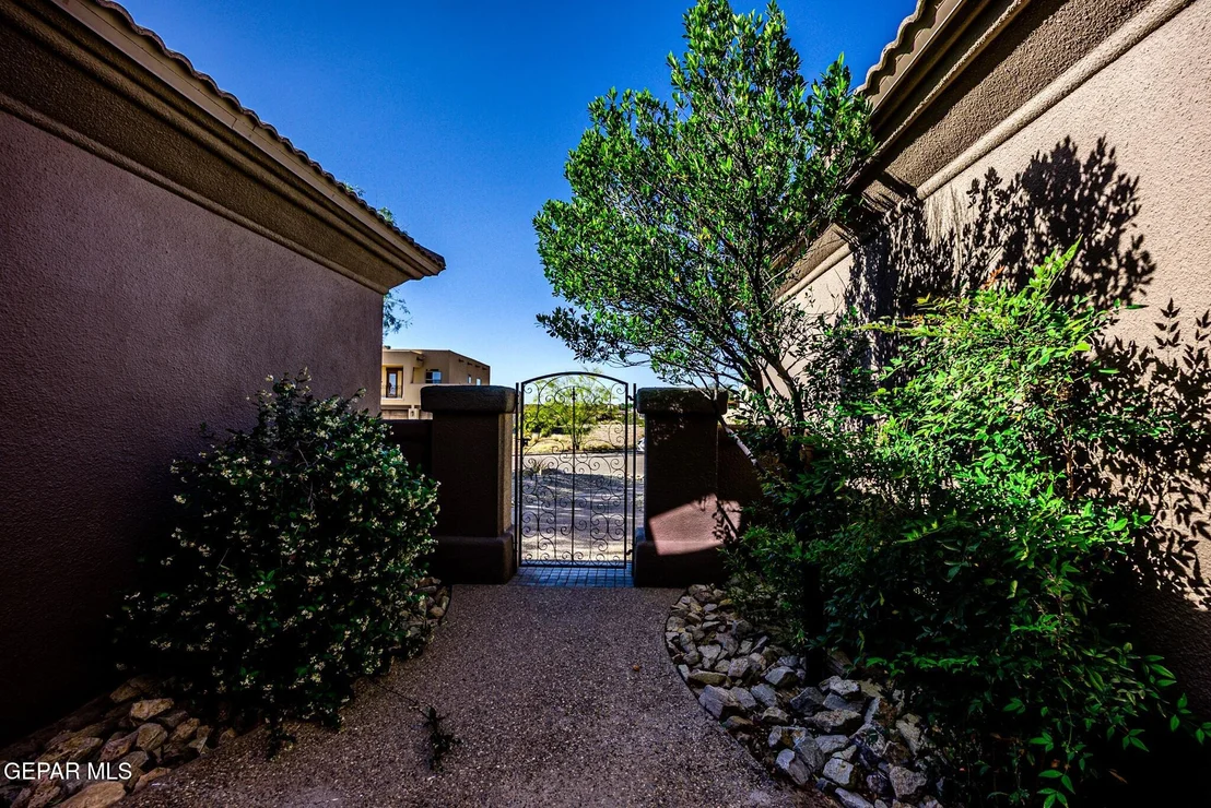 Photo of 6236 FRANKLIN HAWK Avenue