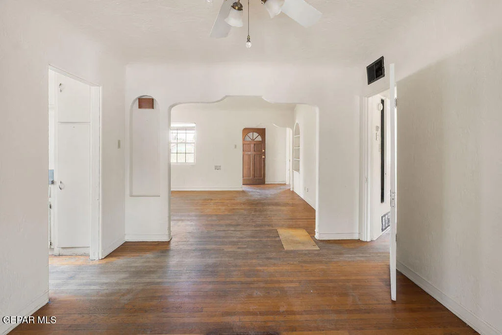Photo of 708 E BALTIMORE Drive