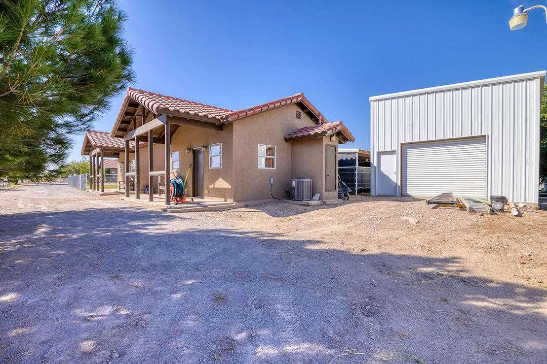Photo of 656 COX Road