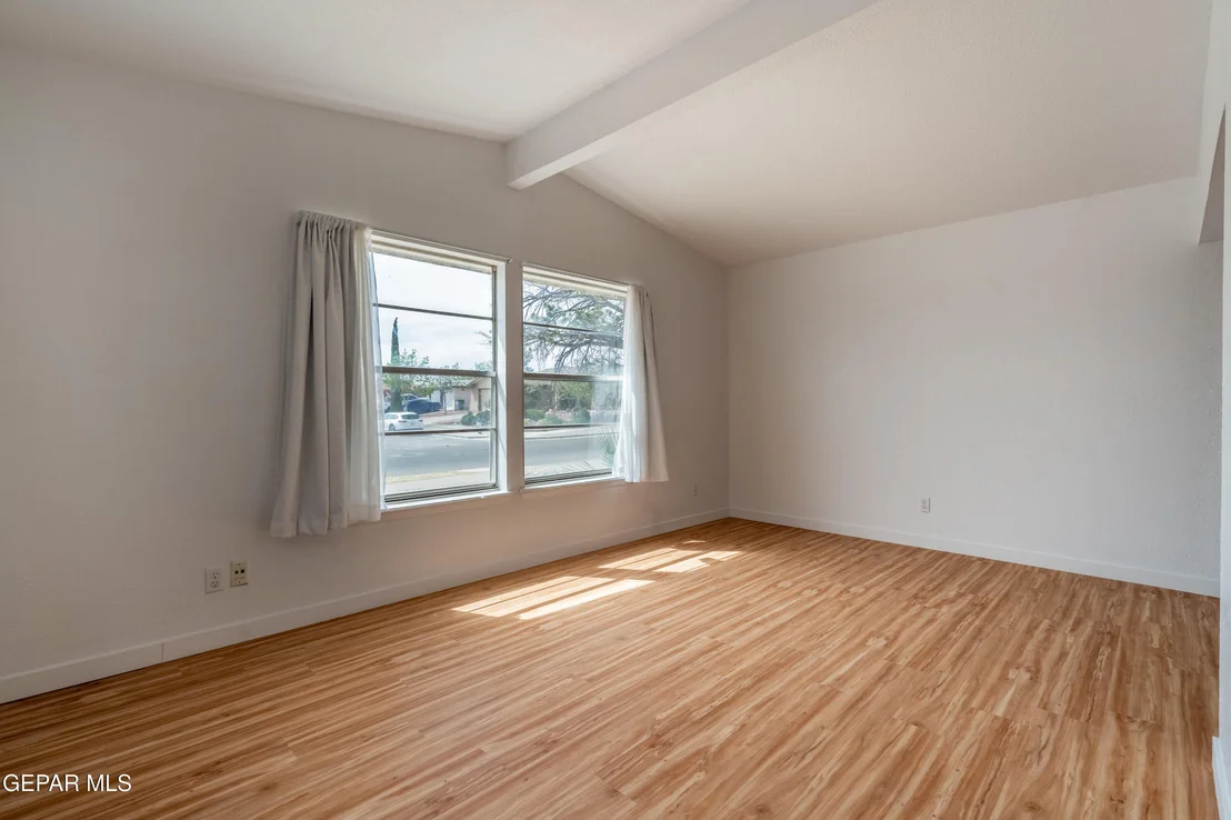 Photo of 904 Oneida Drive