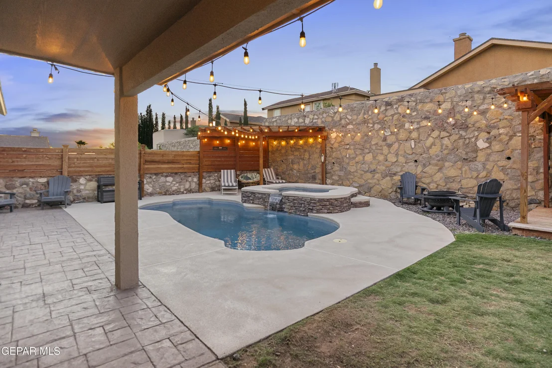 Photo of 6617 PARQUE DEL SOL Drive