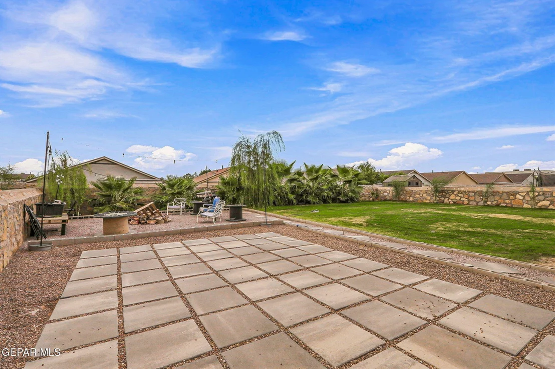Photo of 433 TWILIGHT Drive