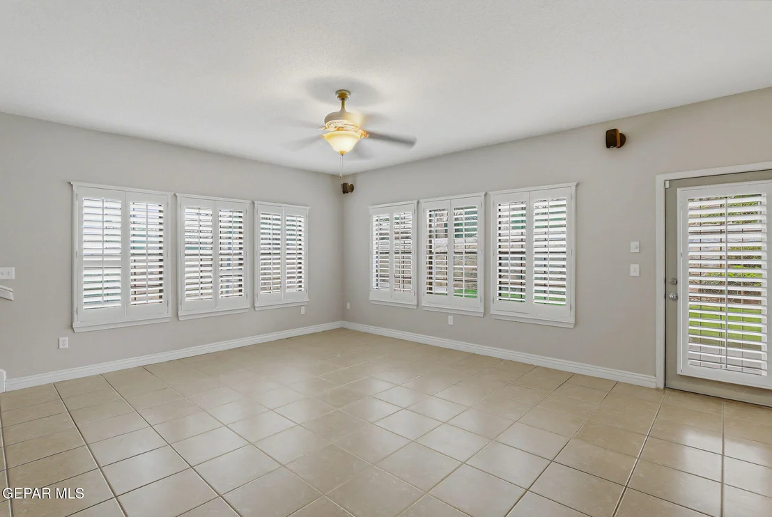 Photo of 524 BREWSTER Place