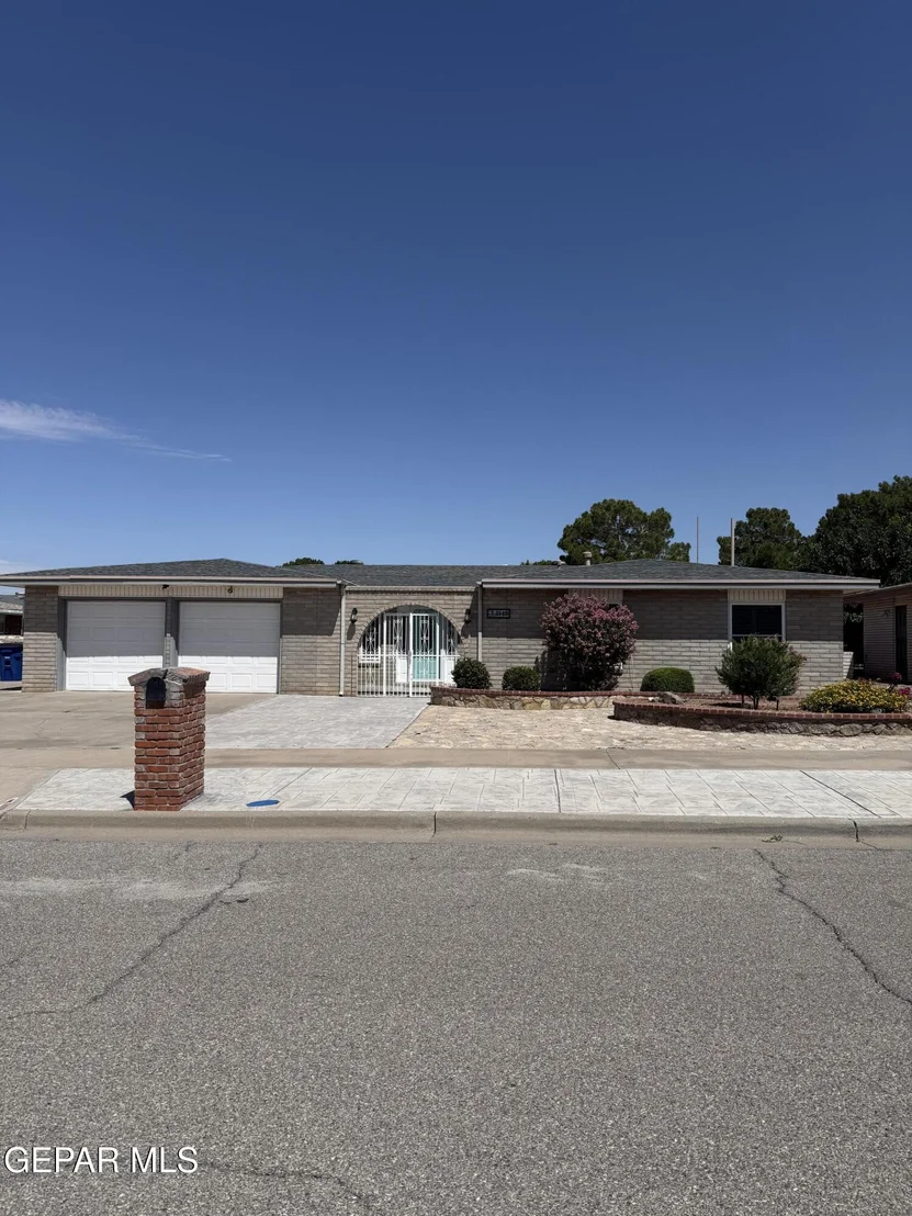 Photo of 3149 EDGEROCK Drive