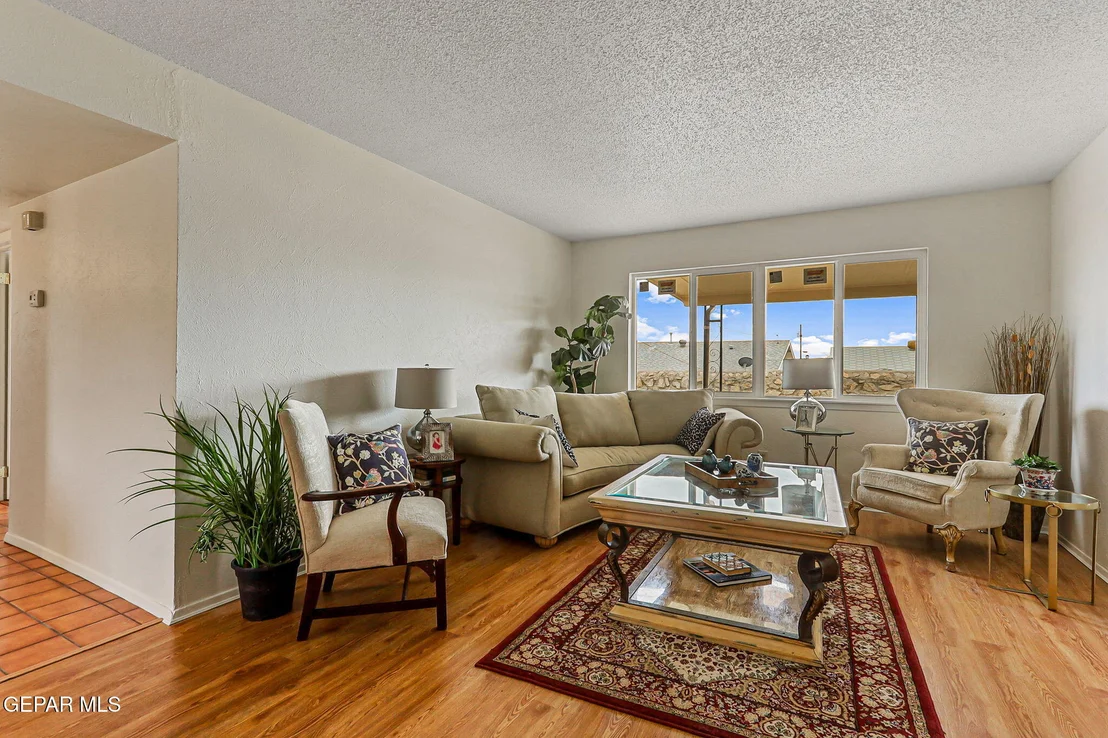 Photo of 540 MARTHMONT Way