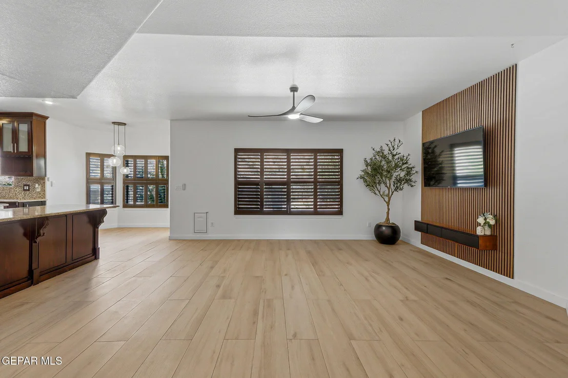 Photo of 6633 WIND RIDGE Drive