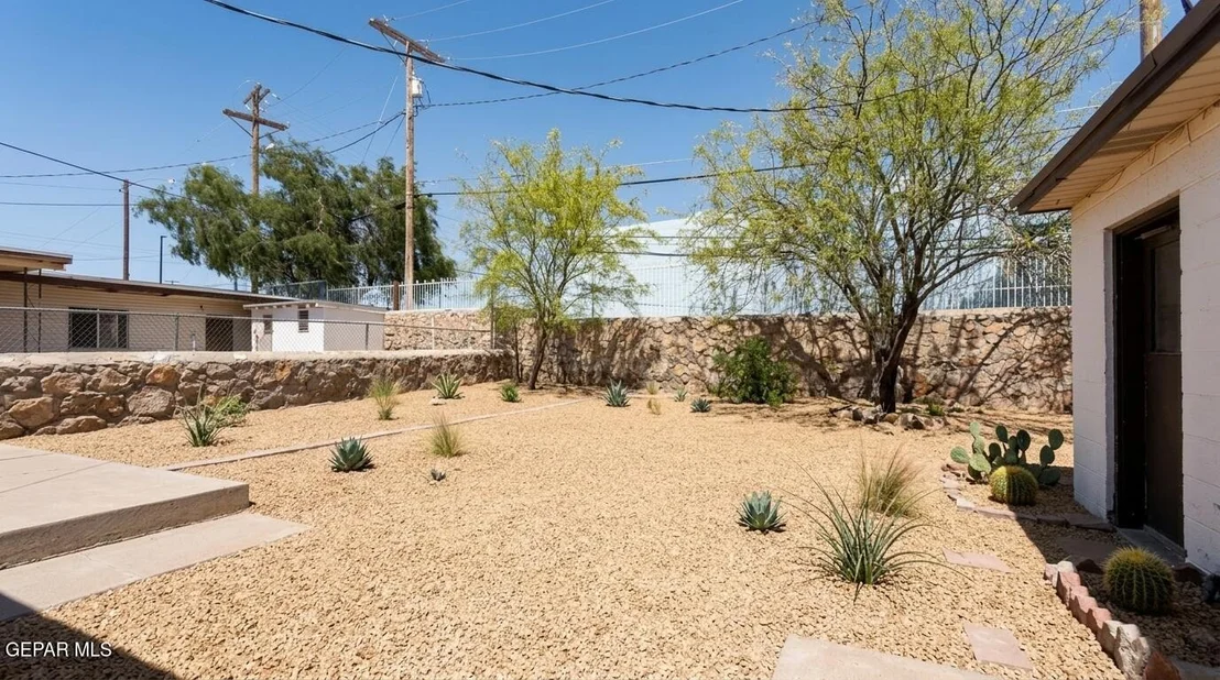 Photo of 816 CARDON Street
