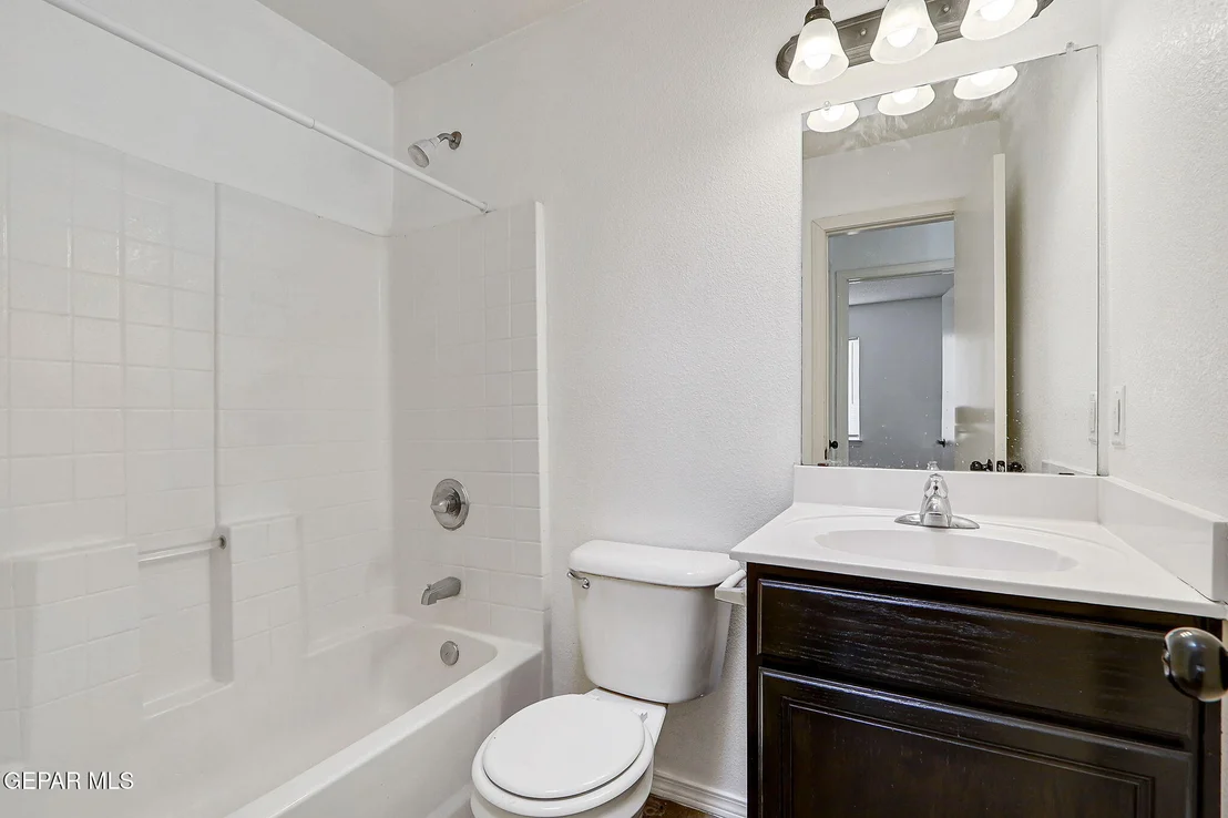 Photo of 12729 RAUL MENDIOLA Lane