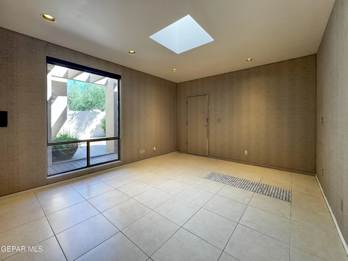 Photo of 1114 Los Jardines Circle