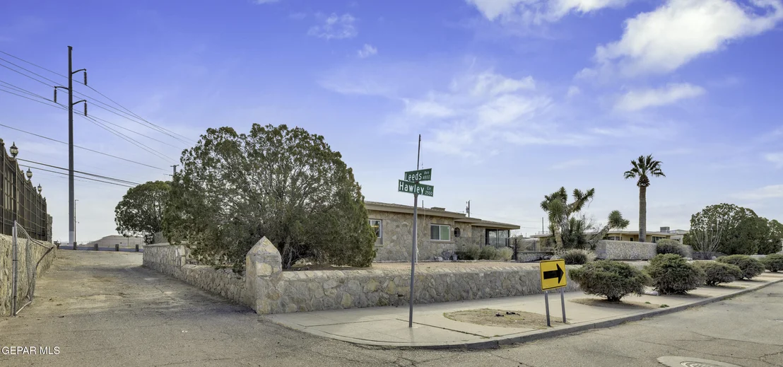Photo of 2500 HAWLEY Circle
