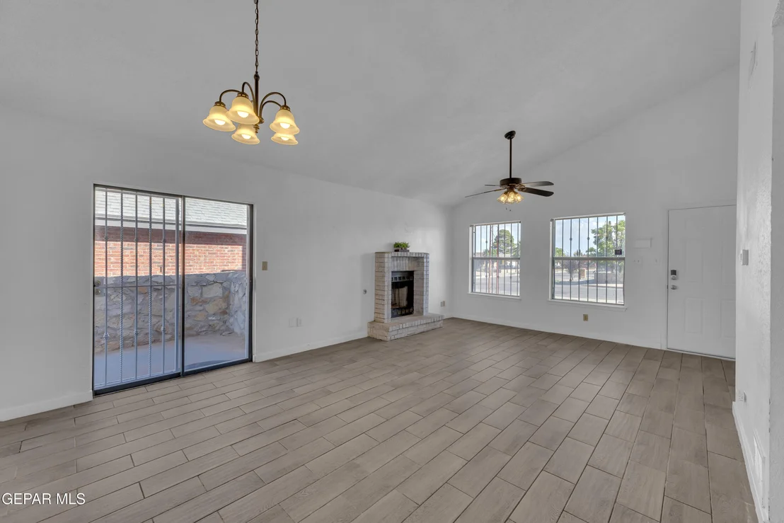 Photo of 5817 CHIPPENDALE Avenue