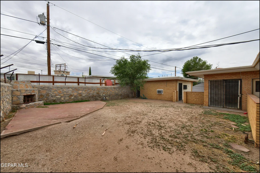 Photo of 2420 HAWLEY Circle