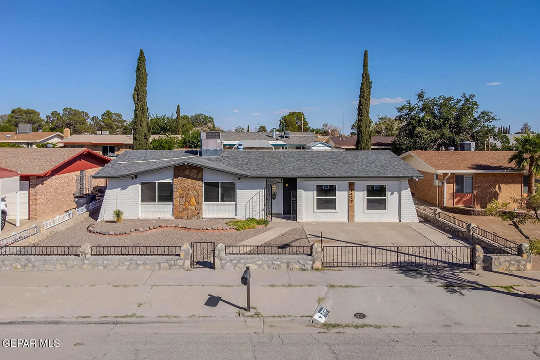 Photo of 2820 BEACHCOMBER Drive