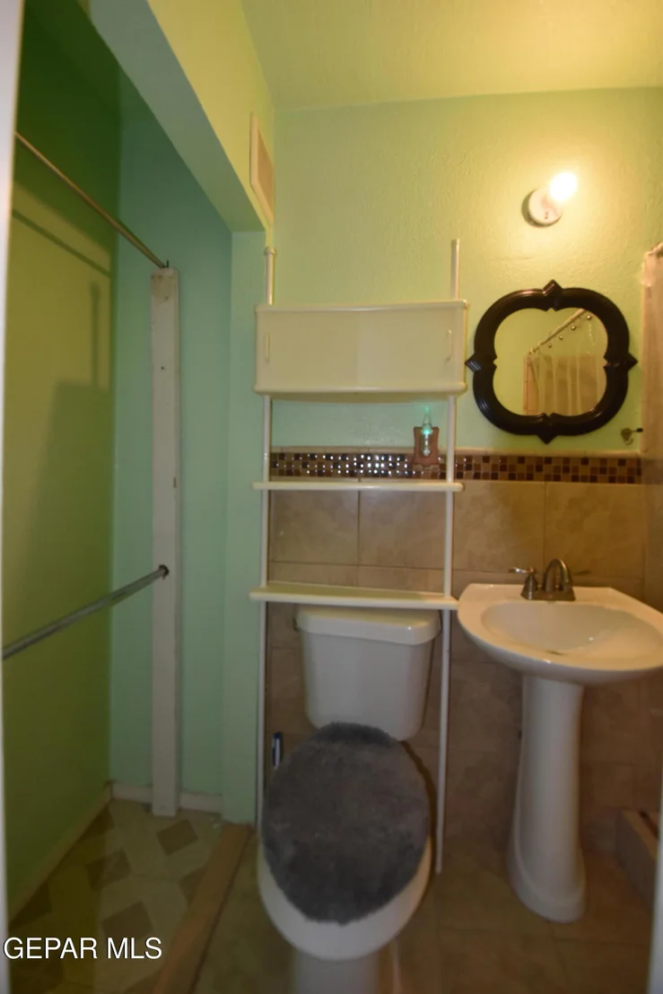 Photo of 1113 N Octavia Street