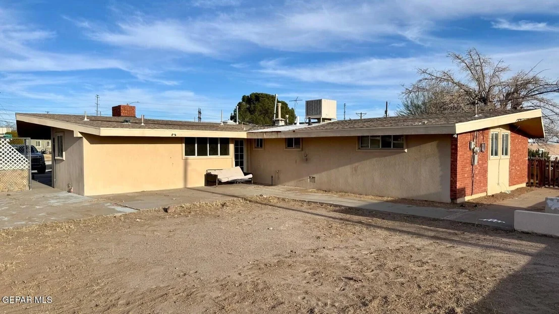 Photo of 1301 GRISSOM Lane