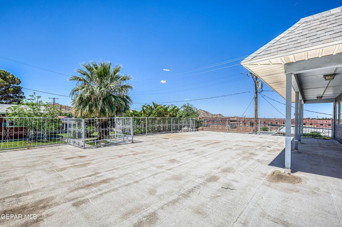 Photo of 704 MCKELLIGON Drive