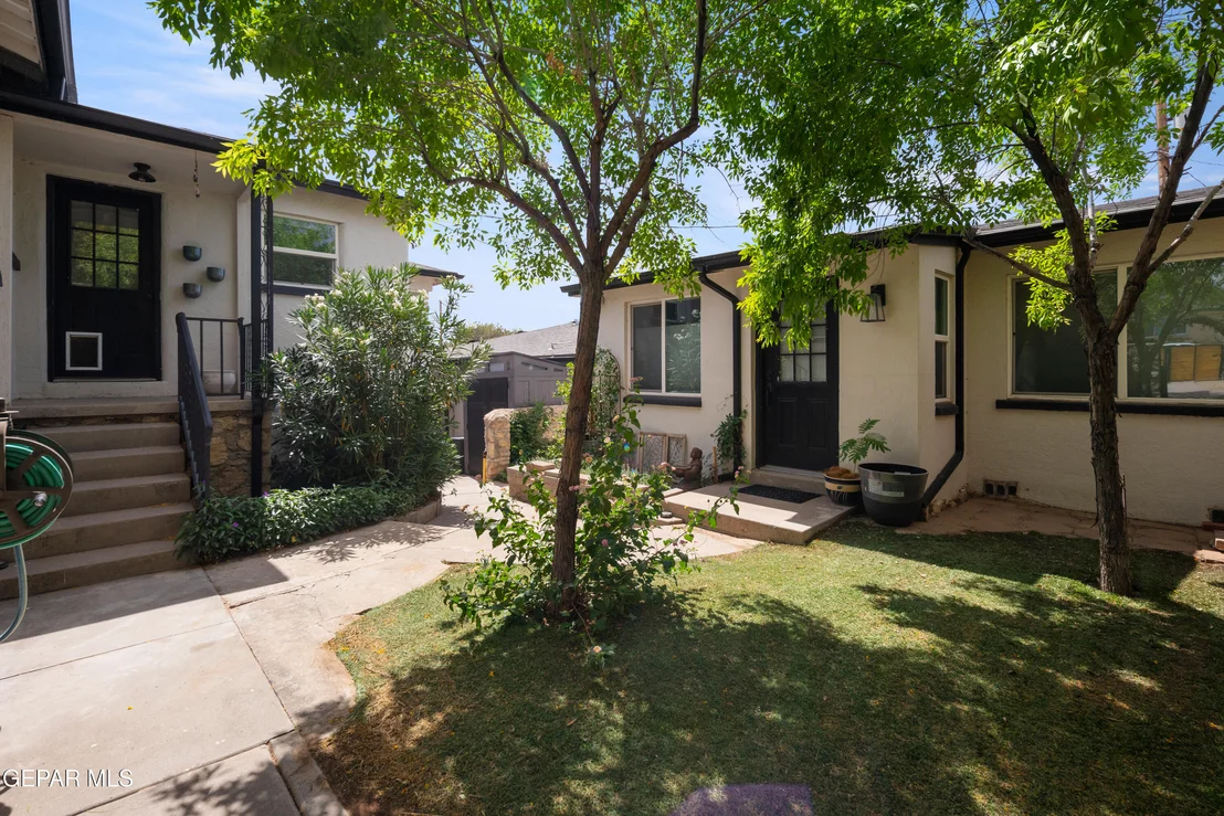 Photo of 2532 ALTURA Avenue