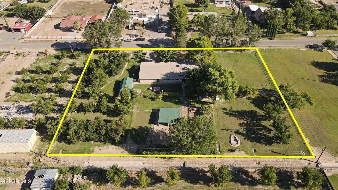 Photo of 136 LAURA GALE Drive