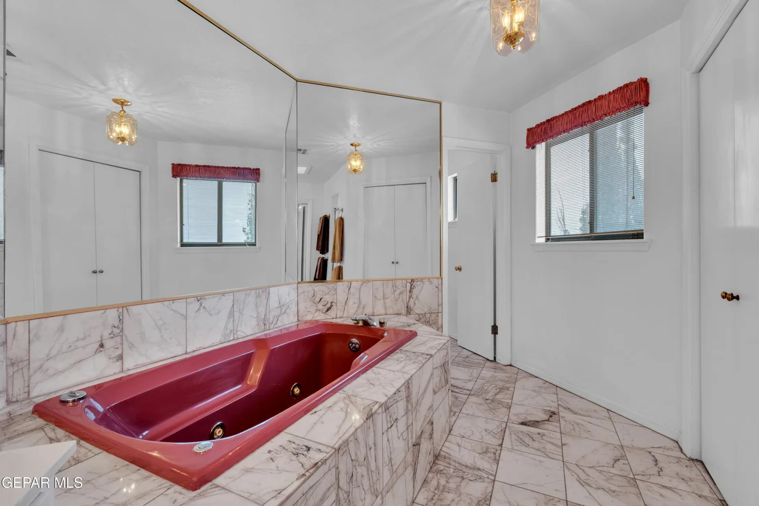 Photo of 425 VALPLANO Drive