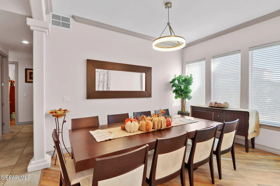 Photo of 6337 Franklin Bluff Dr Drive
