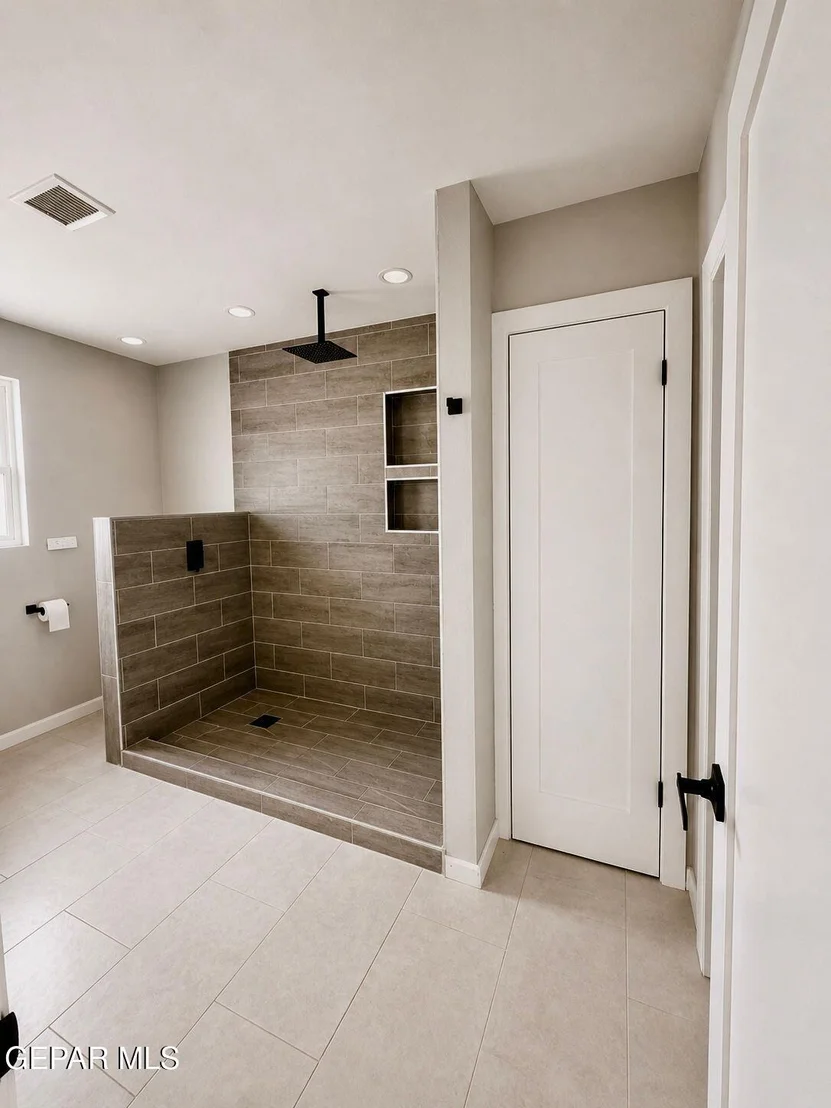 Photo of 775 W BORDERLAND Road