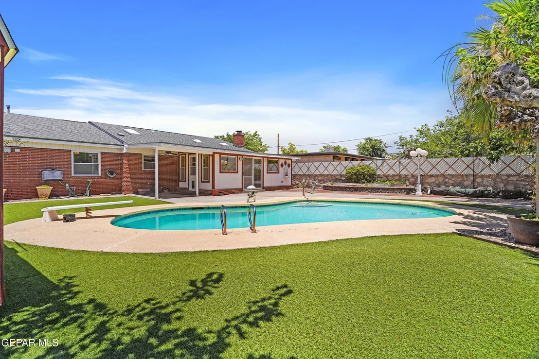 Photo of 1300 SUNBURST Drive
