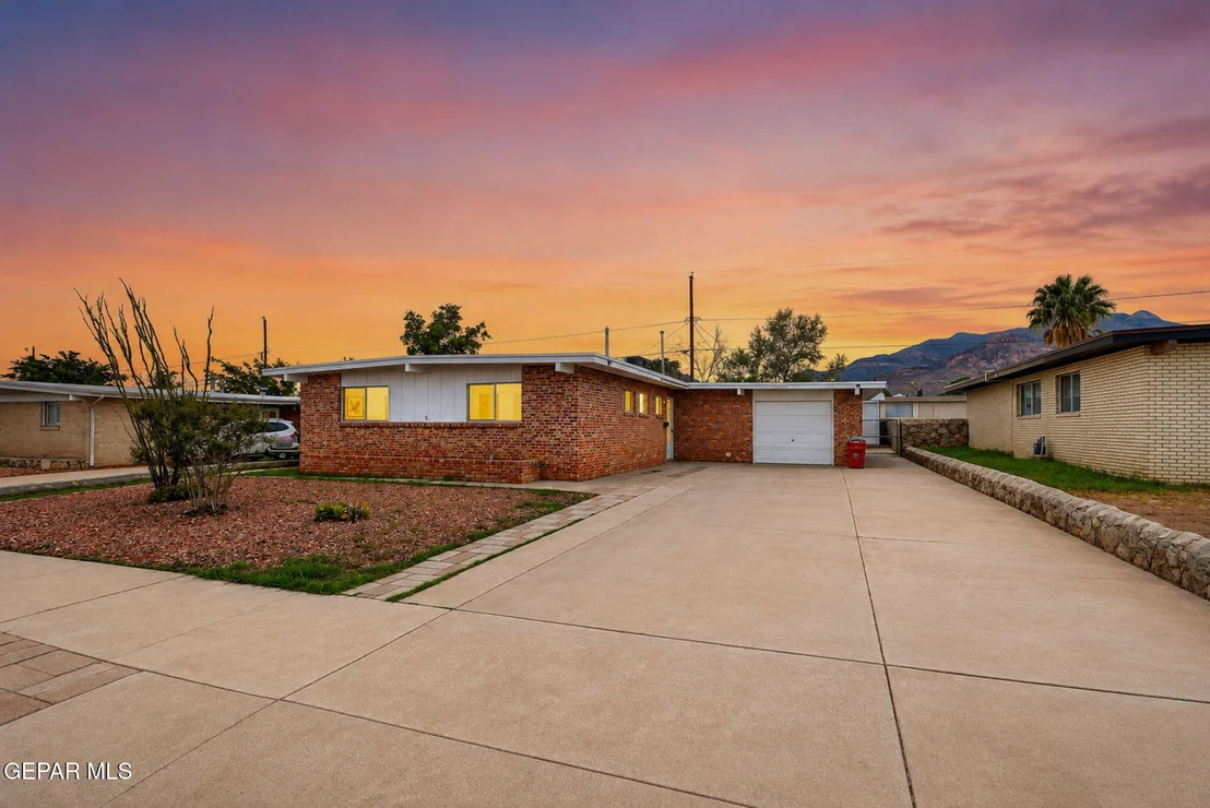 Photo of 10053 IMPERIAL Street