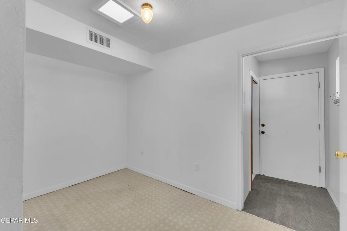 Photo of 1304 WAINWRIGHT Drive
