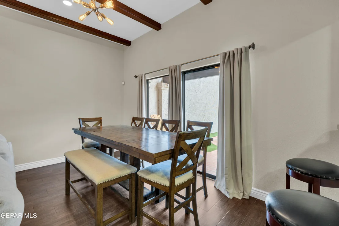 Photo of 425 VALPLANO Drive