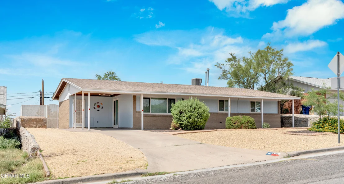 Photo of 321 CRESTMONT Drive
