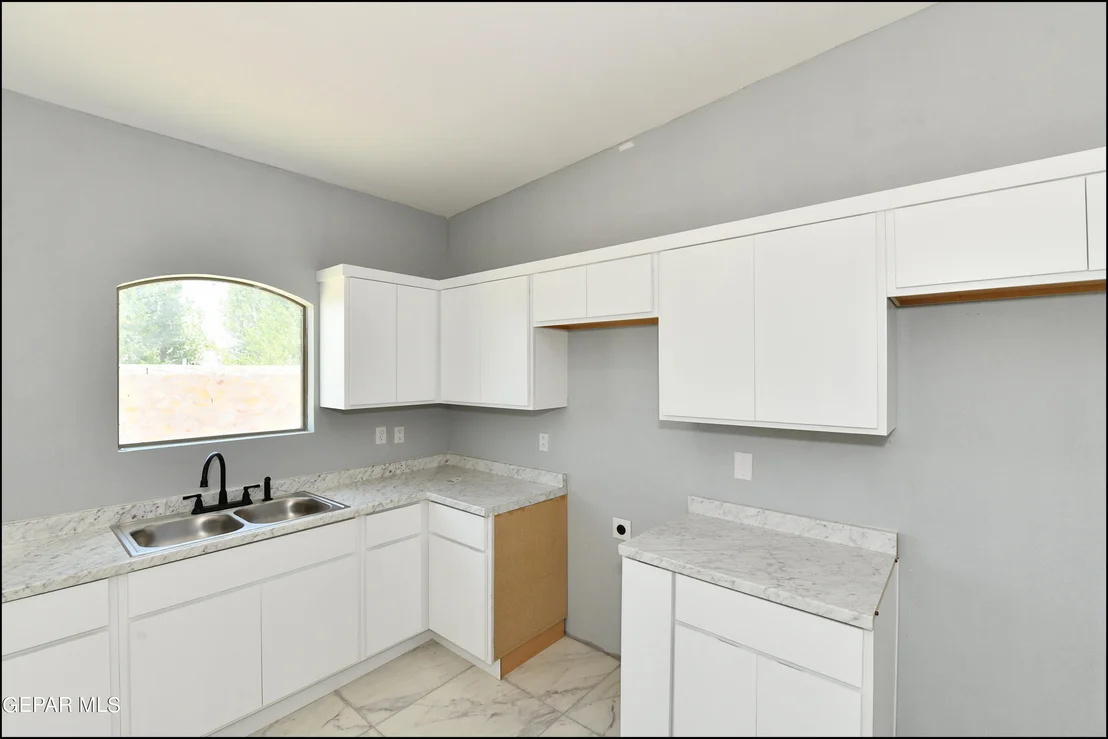 Photo of 1017 Ojinaga Road