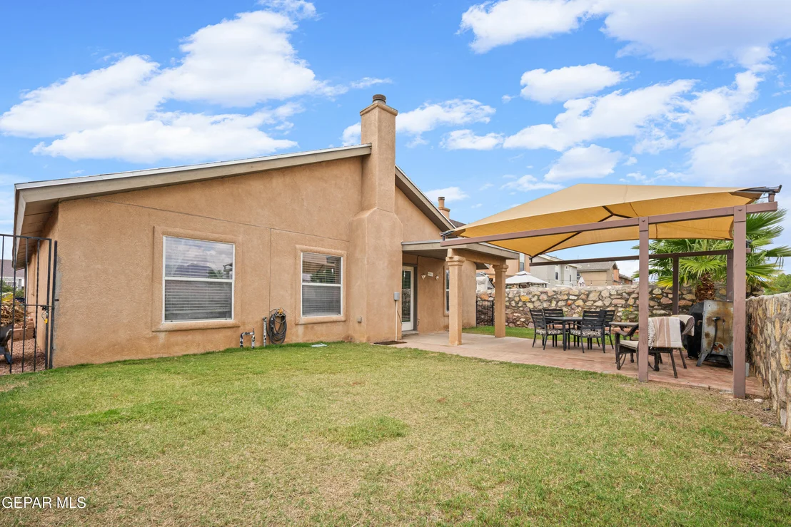 Photo of 6076 River Park Place