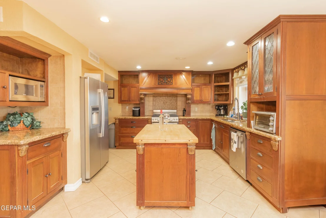 Photo of 717 FRONTERA Road
