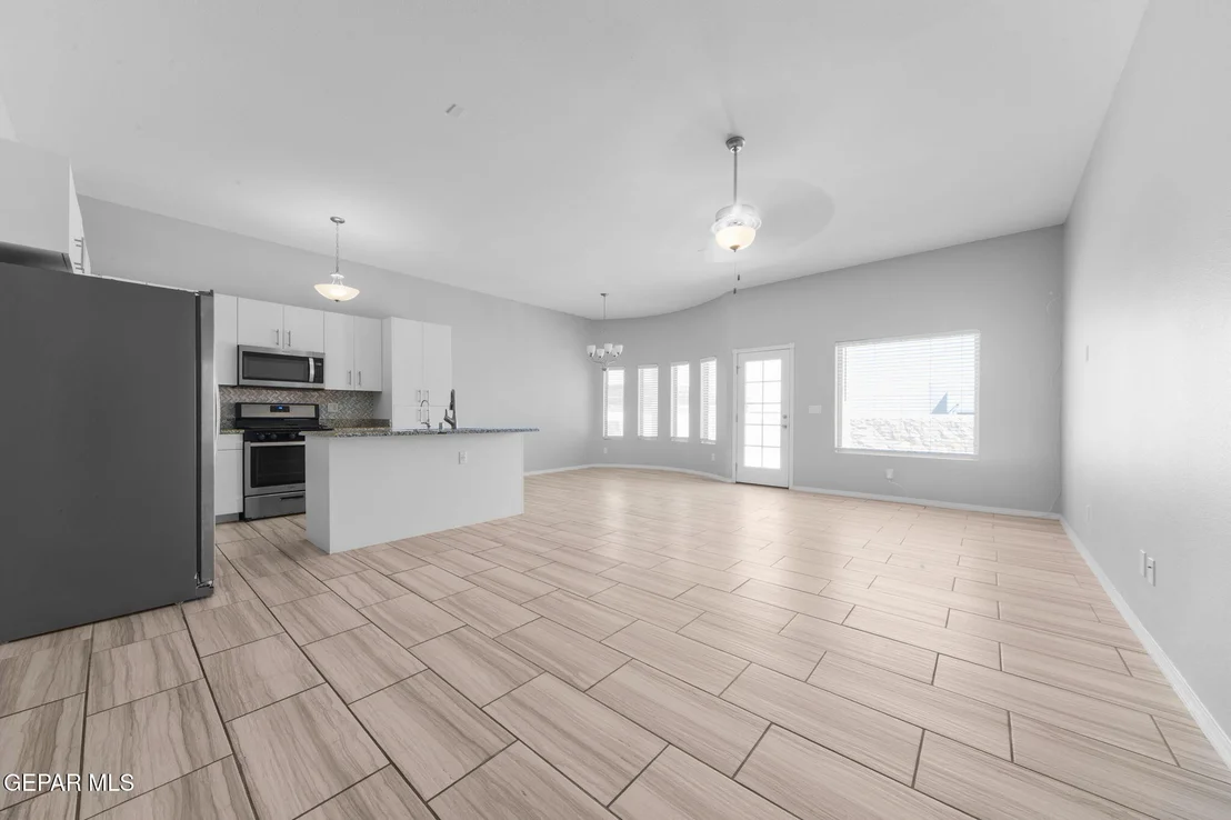 Photo of 938 YELDON Place