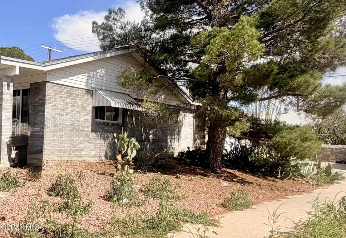 Photo of 8100 PARKLAND Drive