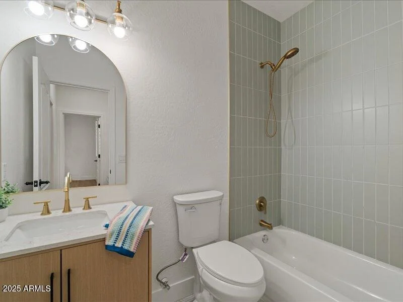 Photo of 271 W ROADRUNNER Drive