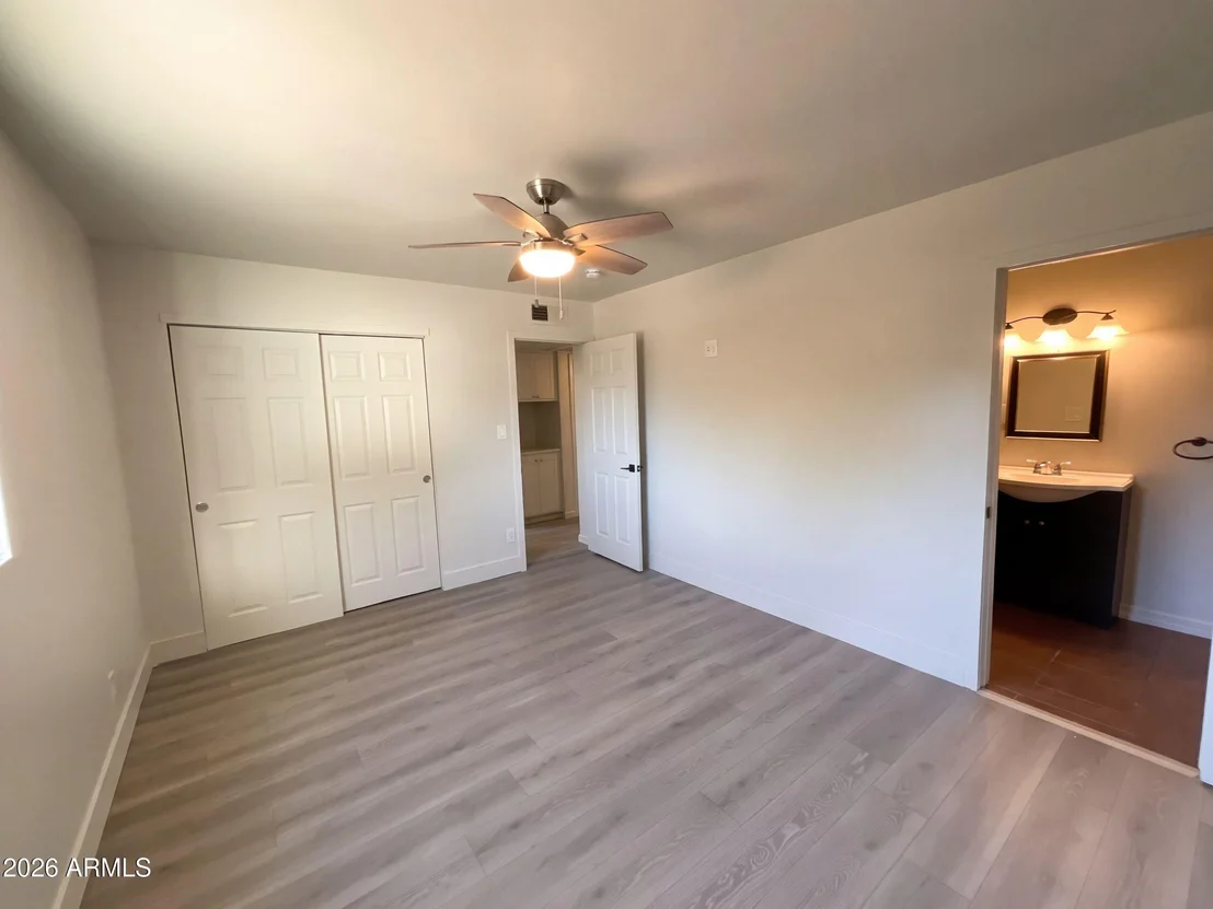 Photo of 4253 E VINEYARD Road